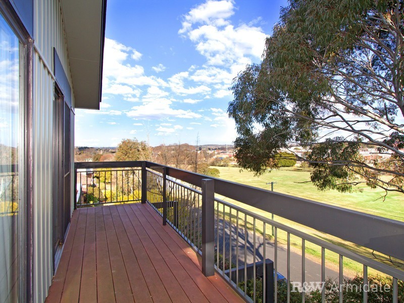 11 Hughes Place, Armidale NSW 2350