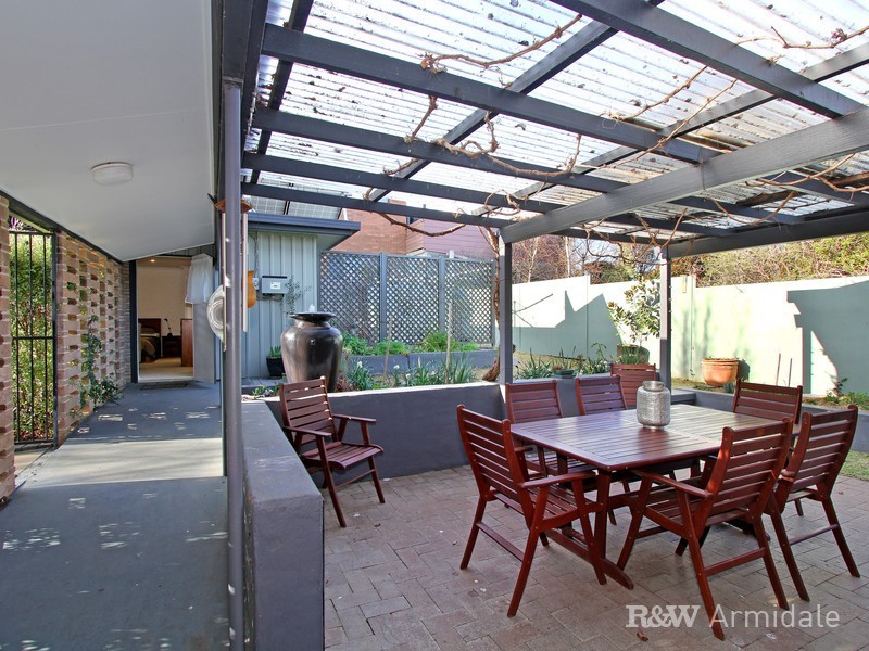11 Hughes Place, Armidale NSW 2350