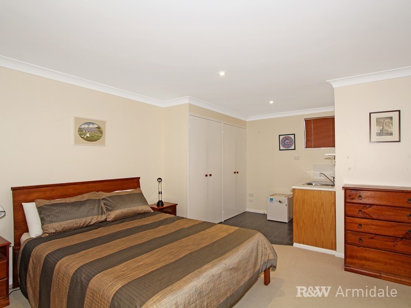 11 Hughes Place, Armidale NSW 2350