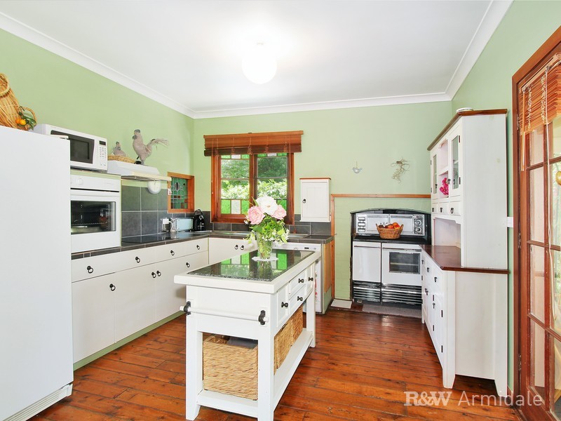 21 Elizabeth Avenue, Uralla NSW 2358