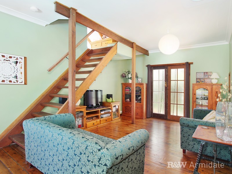 21 Elizabeth Avenue, Uralla NSW 2358