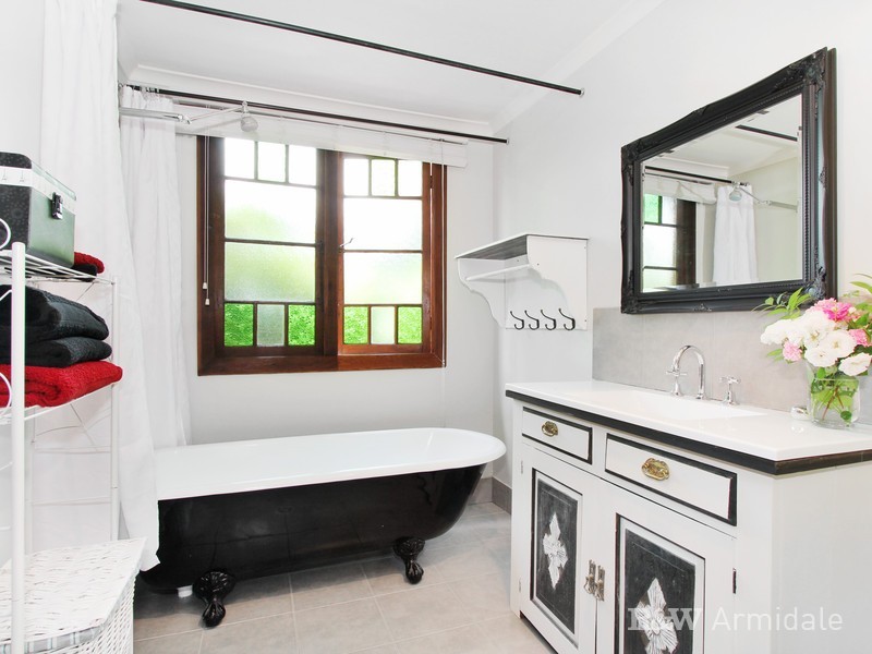 21 Elizabeth Avenue, Uralla NSW 2358