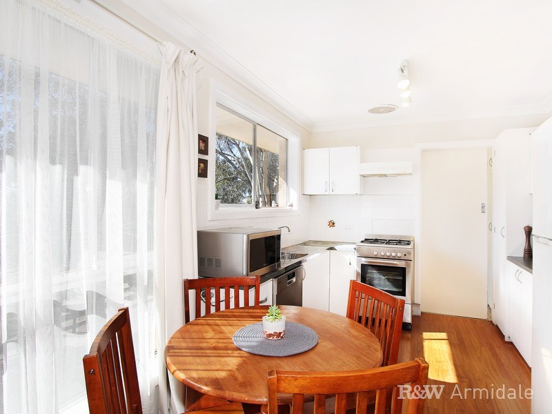 11 Caroline Crescent, Armidale NSW 2350