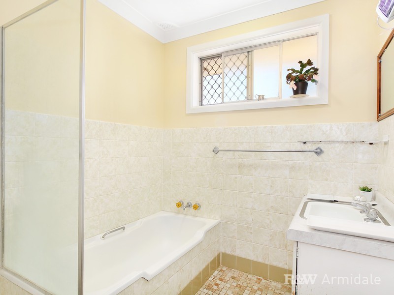 11 Caroline Crescent, Armidale NSW 2350