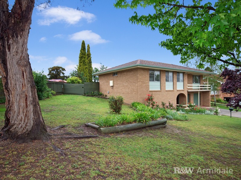 4 Hamilton Crescent, Armidale NSW 2350