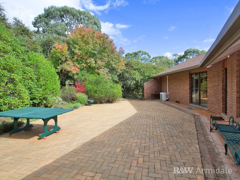 22 Bishop Crescent, Armidale NSW 2350