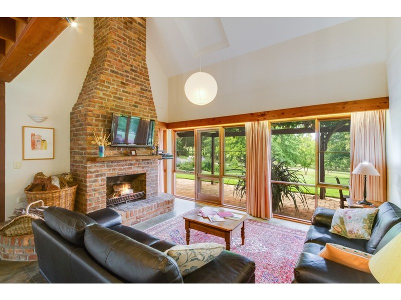 17 Gungurru Road, Armidale NSW 2350