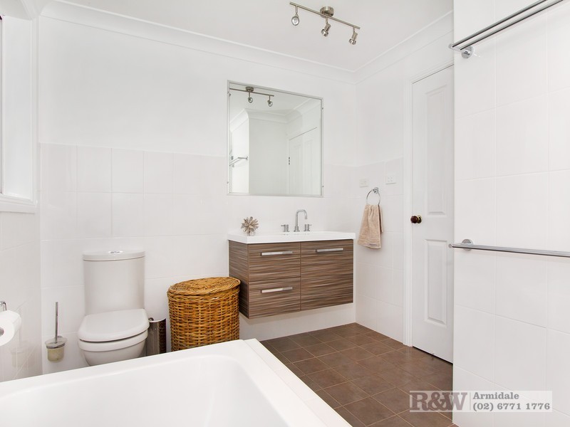 9 The Boulevarde, Armidale NSW 2350