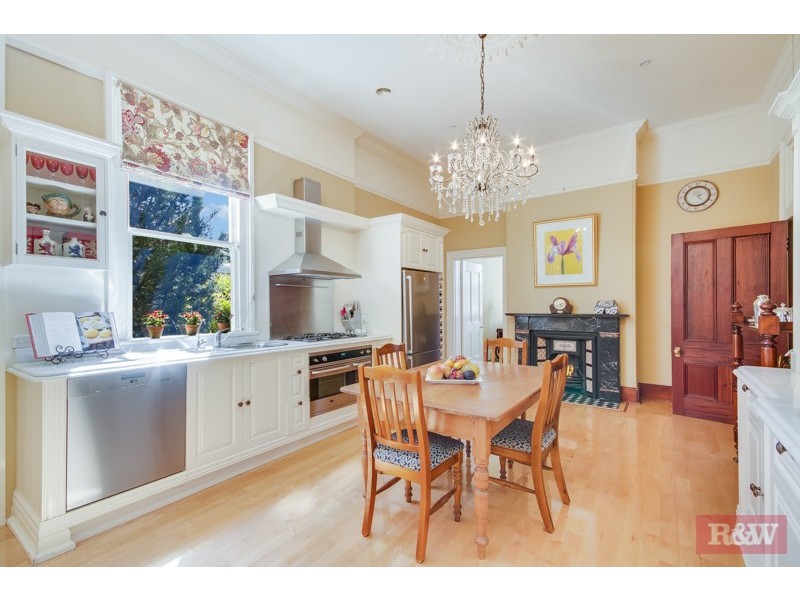 80 Barney Street, Armidale NSW 2350