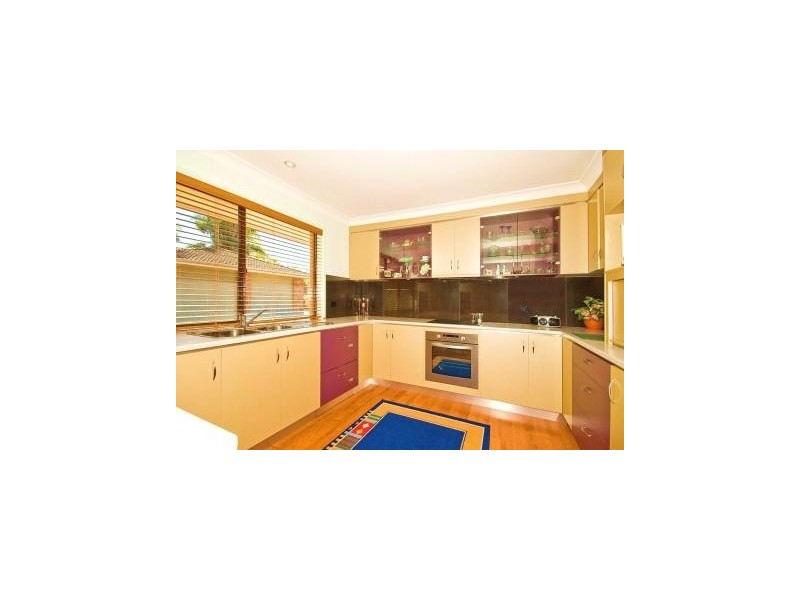 28 GREENVALE CT, Regents Park QLD 4118