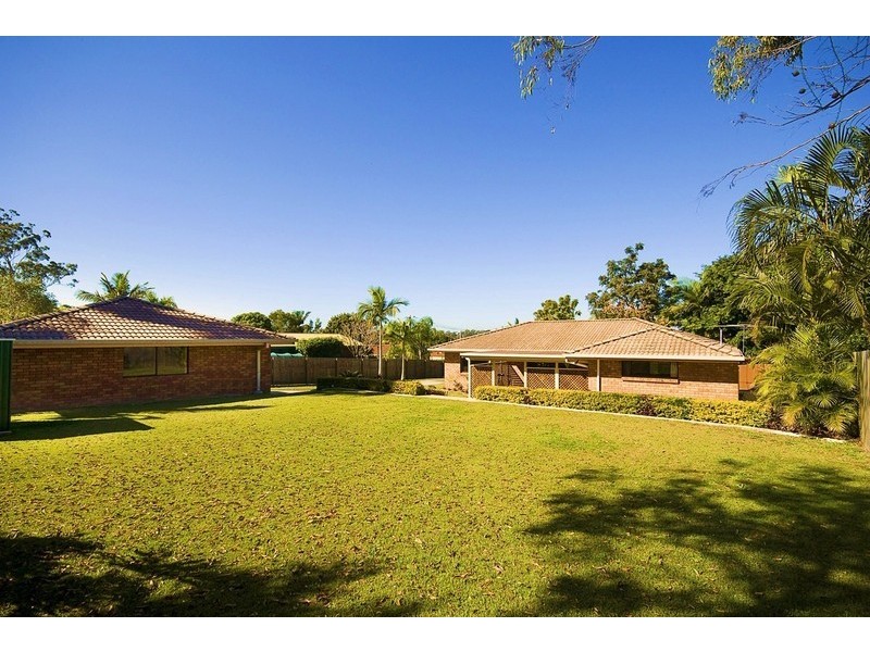28 GREENVALE CT, Regents Park QLD 4118