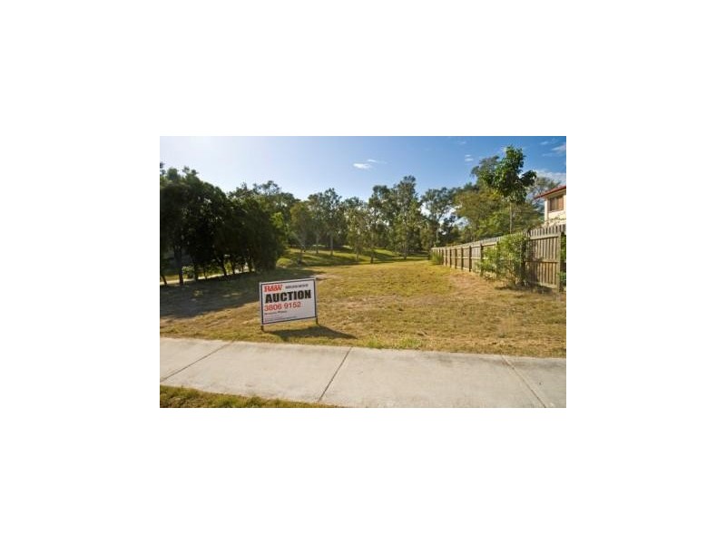 17 HELEN ST, Hillcrest QLD 4118