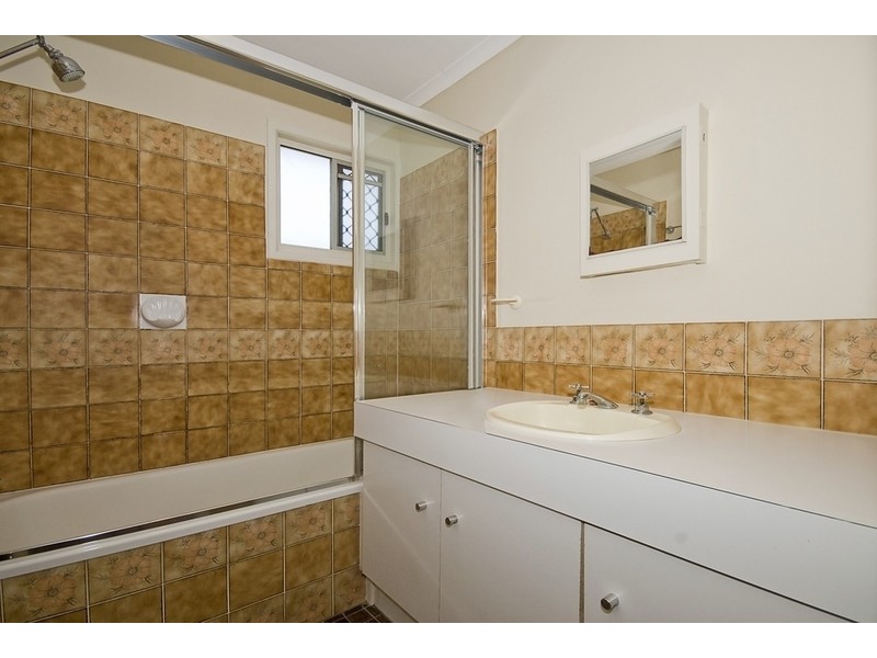1 Peppermint street, Crestmead QLD 4132