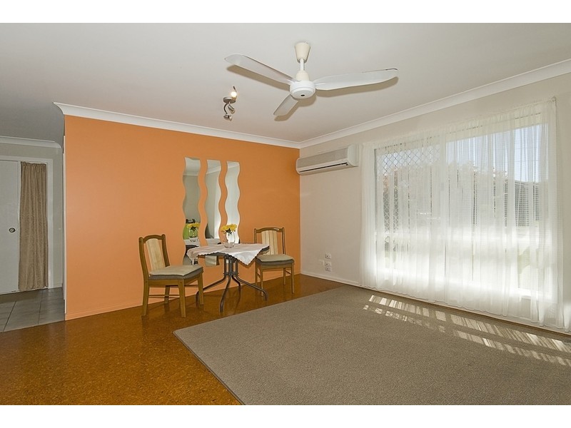 2 COCAS ST, Regents Park QLD 4118