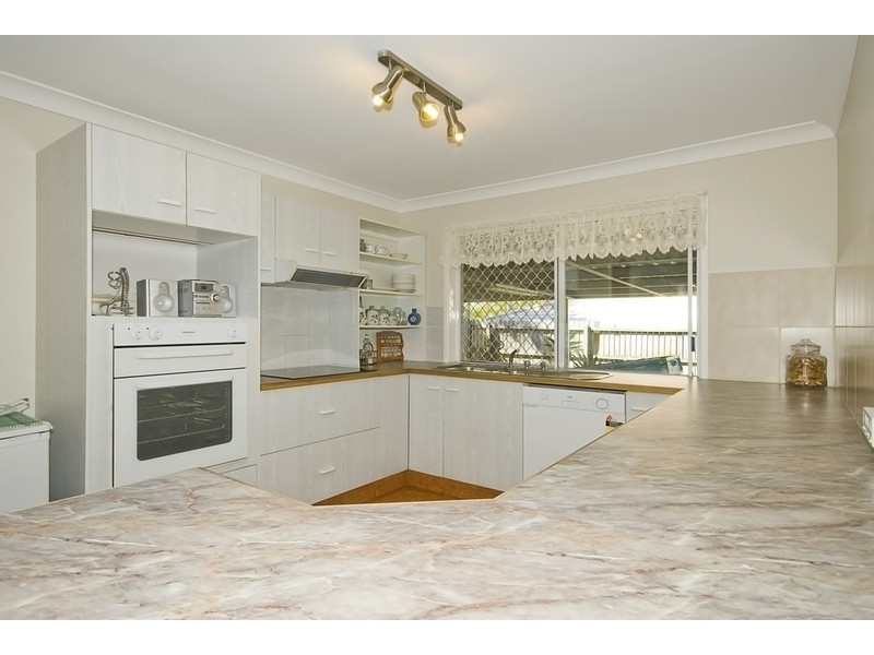 2 COCAS ST, Regents Park QLD 4118