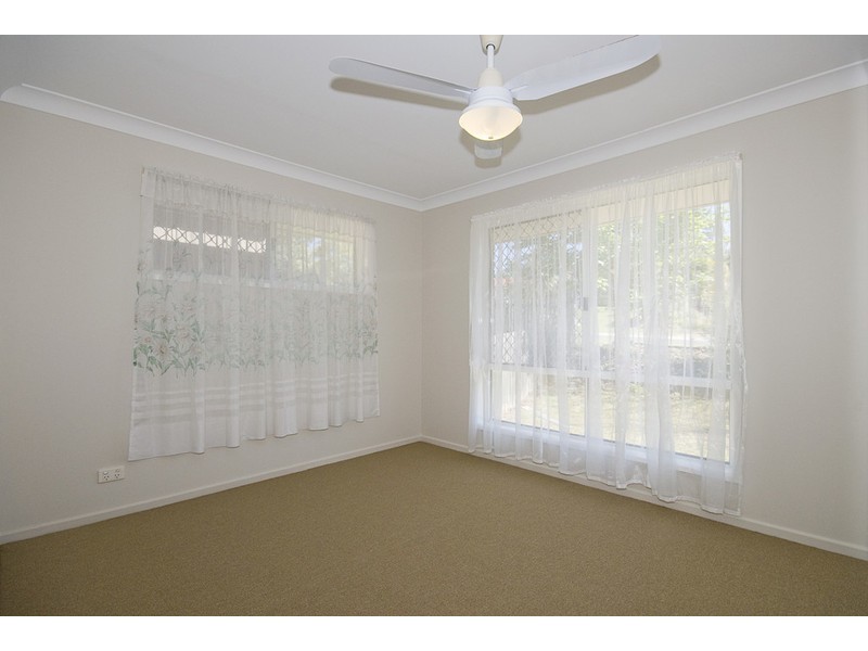 2 COCAS ST, Regents Park QLD 4118