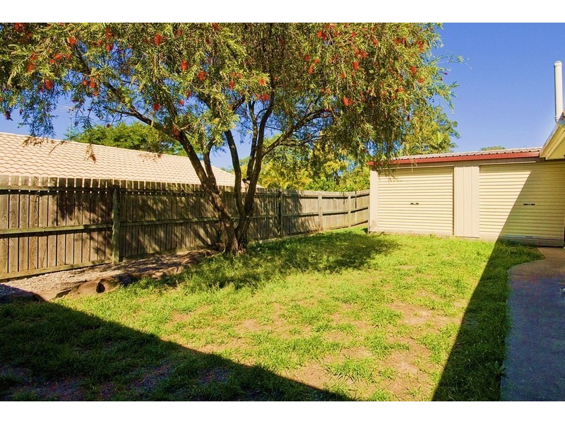 2 COCAS ST, Regents Park QLD 4118