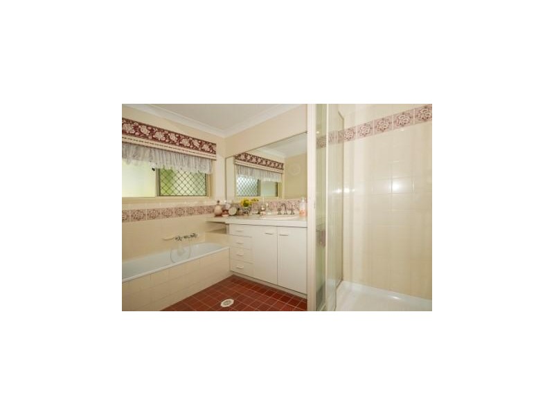 31 Yellowstone Ct, Munruben QLD 4125