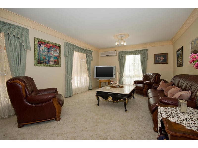 31 Yellowstone Ct, Munruben QLD 4125