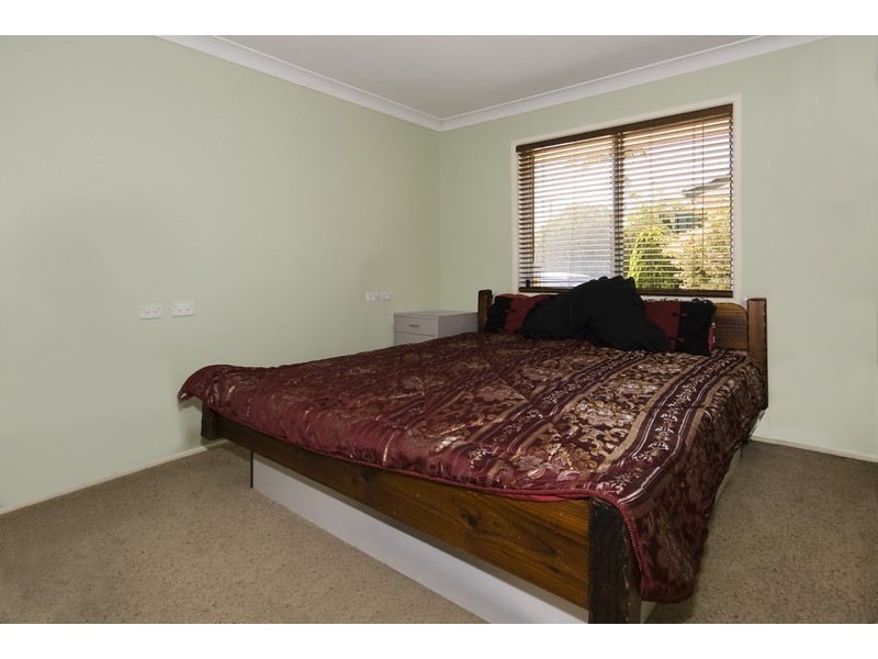 5 CORSLOOT ST, Regents Park QLD 4118