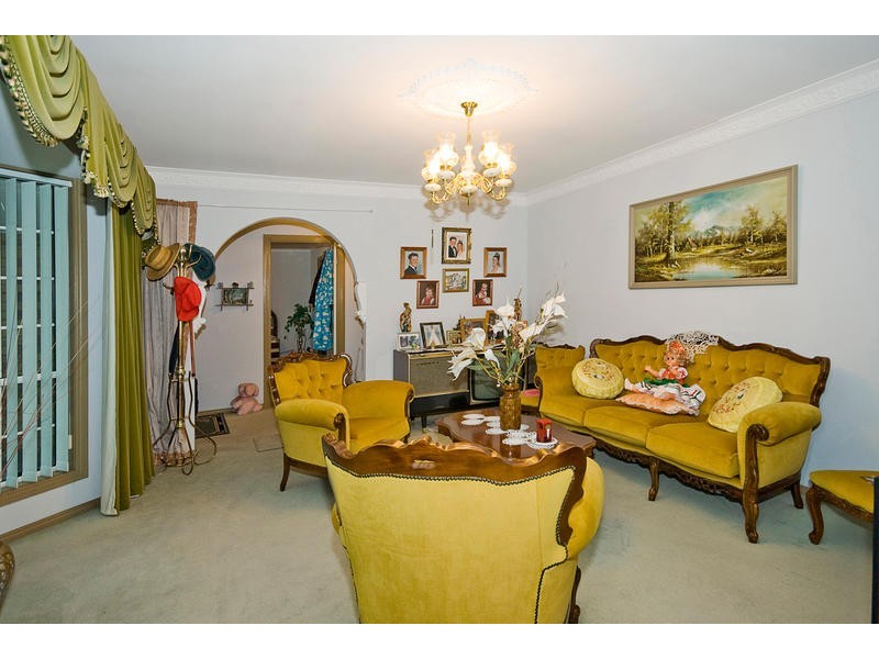17 HYDRABAD ST, Regents Park QLD 4118