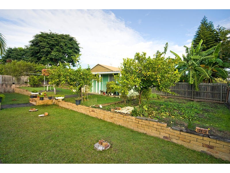 17 HYDRABAD ST, Regents Park QLD 4118
