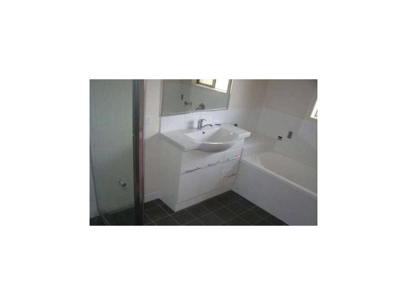 17 LAHORE ST, Crestmead QLD 4132