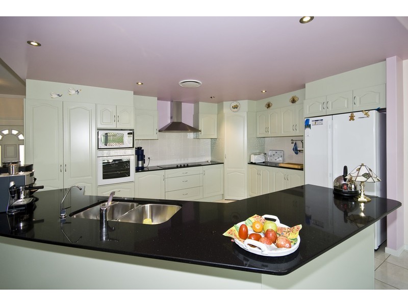 8 Sir Tristram Ct, Jimboomba QLD 4280