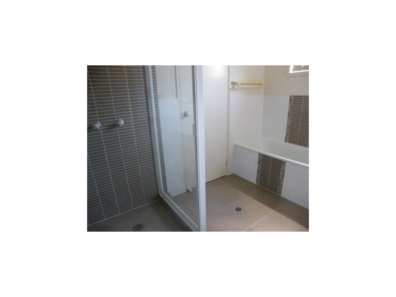 3 BUTIA CLOSE, Regents Park QLD 4118