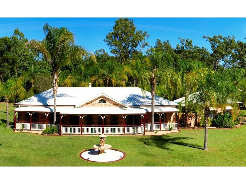 2  Yellowstone Court, Munruben QLD 4125