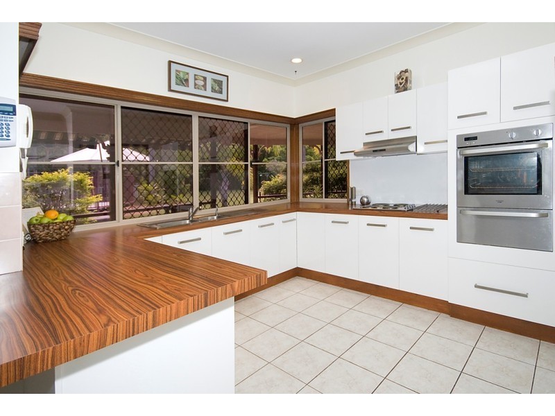 2  Yellowstone Court, Munruben QLD 4125