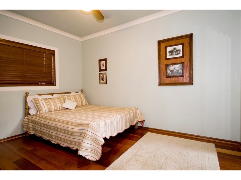2  Yellowstone Court, Munruben QLD 4125