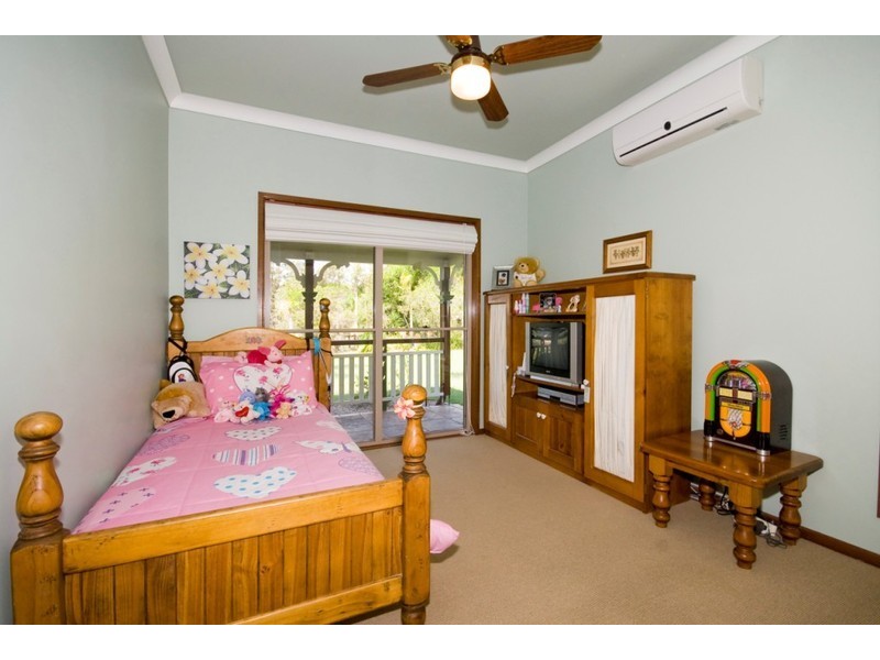 2  Yellowstone Court, Munruben QLD 4125