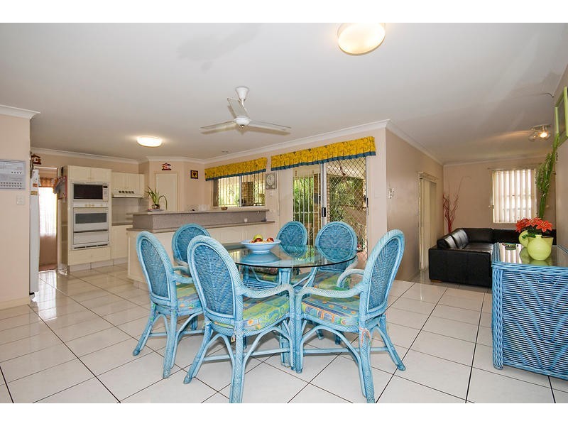 51 HONEYSUCKLE WAY, Calamvale QLD 4116