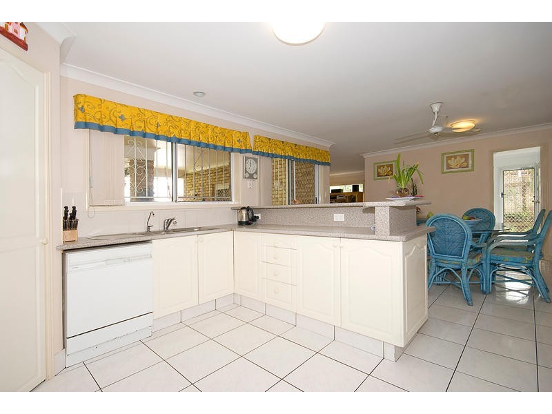 51 HONEYSUCKLE WAY, Calamvale QLD 4116