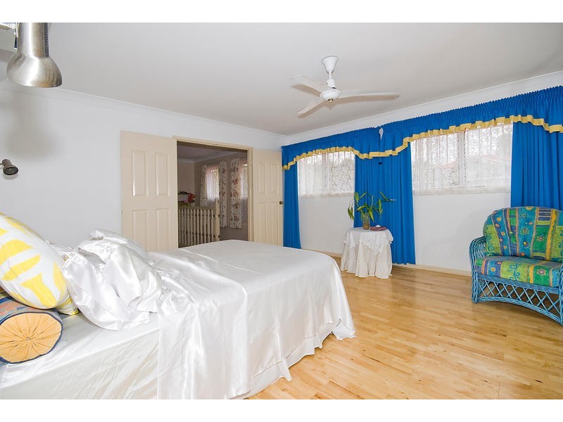 51 HONEYSUCKLE WAY, Calamvale QLD 4116