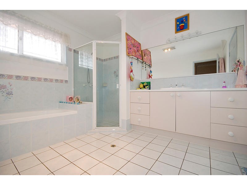 51 HONEYSUCKLE WAY, Calamvale QLD 4116