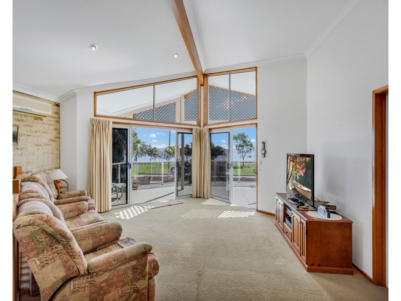 67 Endeavour Esplanade, Newport QLD 4020