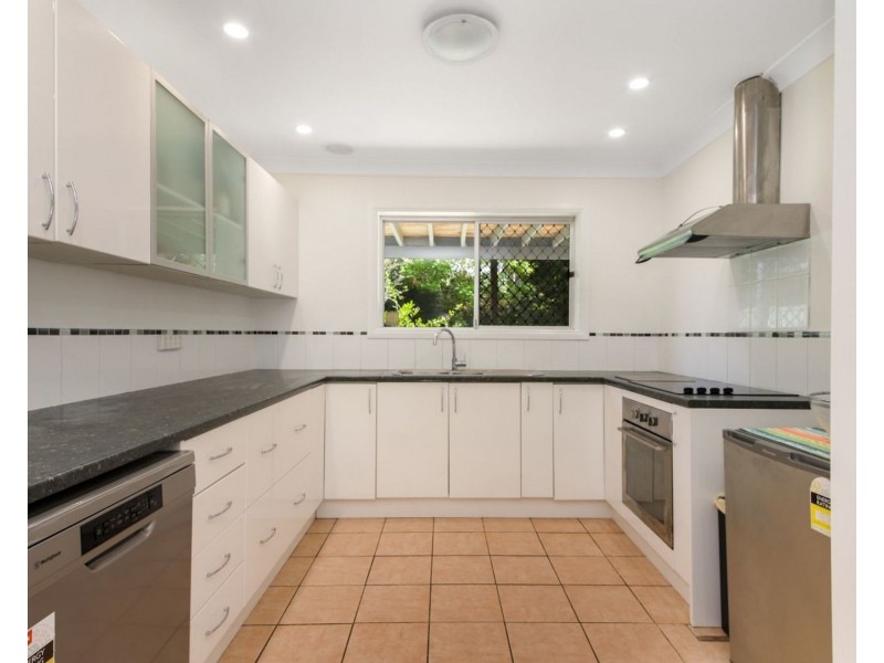 1 Inglis Street, Woody Point QLD 4019