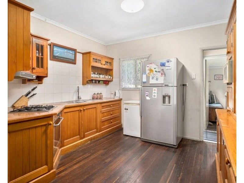 36 Hawthorne Street, Woody Point QLD 4019