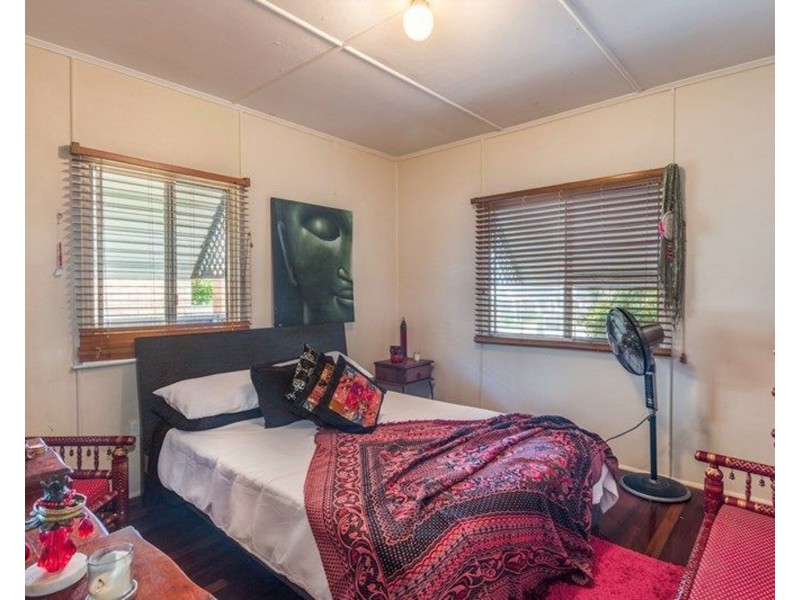 36 Hawthorne Street, Woody Point QLD 4019