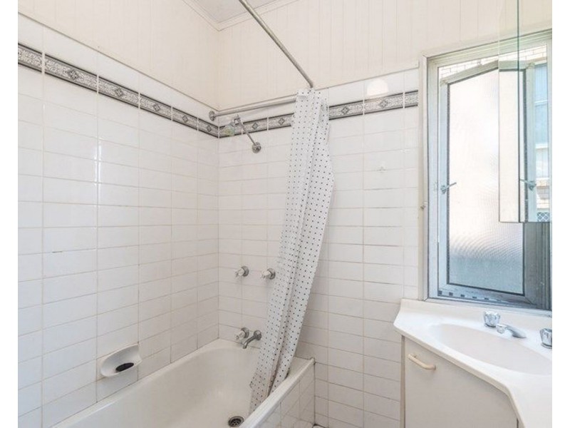 36 Hawthorne Street, Woody Point QLD 4019