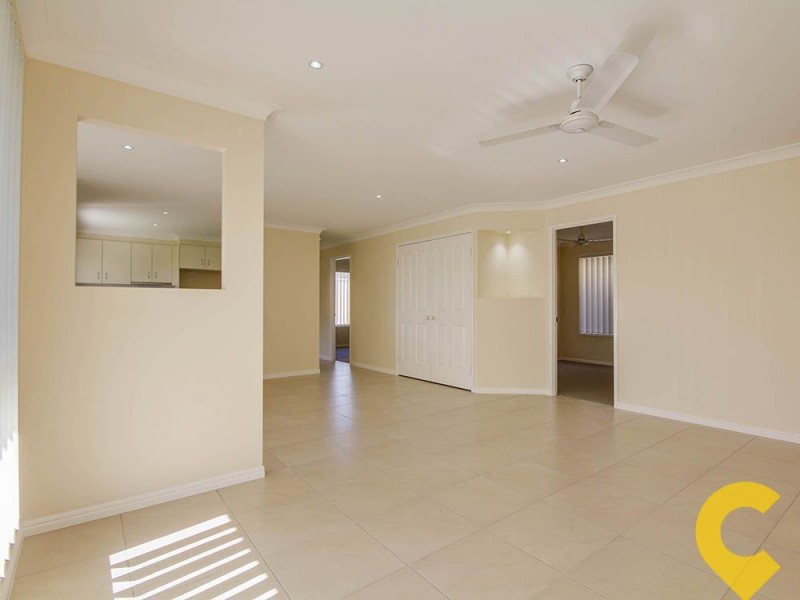 2/1 Lady Bowen Parade, Rothwell QLD 4022