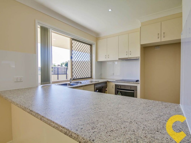 2/1 Lady Bowen Parade, Rothwell QLD 4022