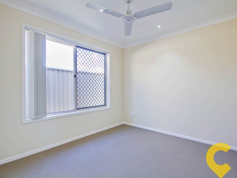 2/1 Lady Bowen Parade, Rothwell QLD 4022