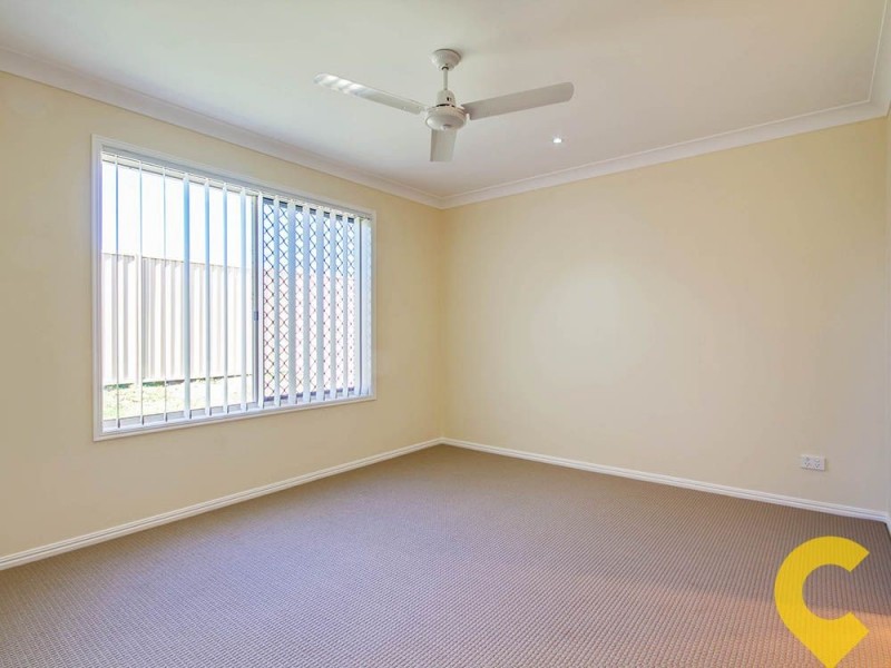 2/1 Lady Bowen Parade, Rothwell QLD 4022