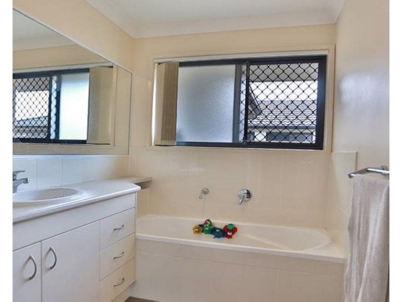 23 Toby Close, Kallangur QLD 4503