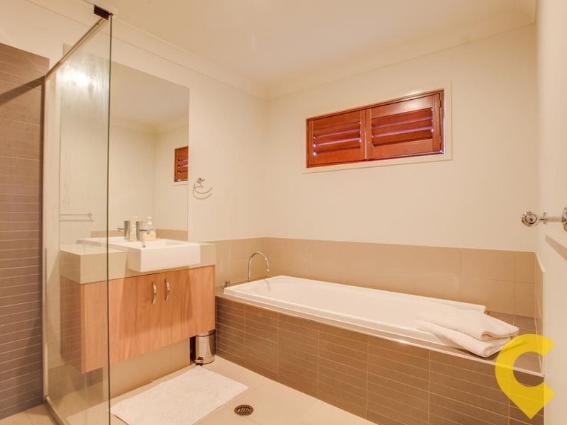5 Nicklaus Parade, North Lakes QLD 4509