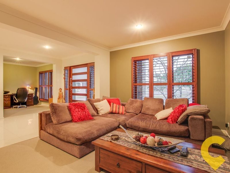5 Nicklaus Parade, North Lakes QLD 4509