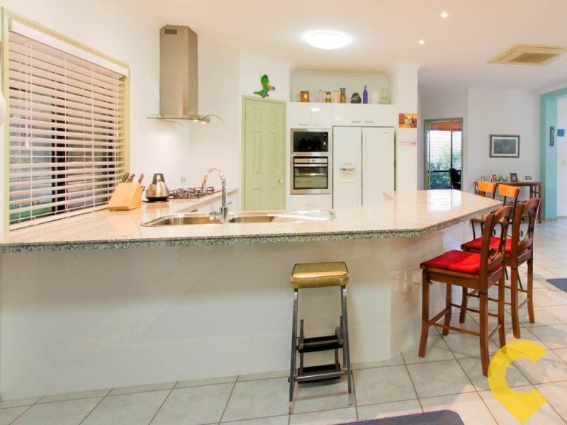 16 Lochside Drive, North Lakes QLD 4509